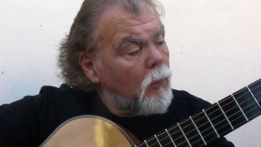 El cantautor argentino falleció este lunes a los 71 años.