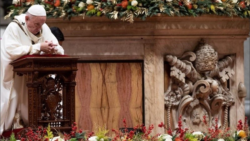 El papa Francisco encabezó la Misa de Nochebuena.