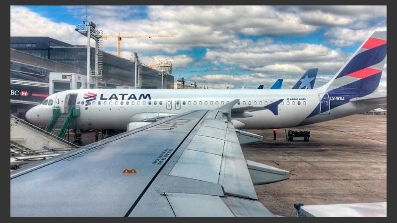 Demoras y cancelaciones en Aeroparque y Ezeiza. 