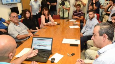 Javkin y Ratner analizaron el panorama en la ciudad ante posibles tormentas.