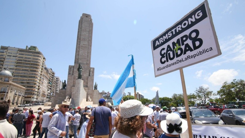 El Tractorazo protesta contra la suba de retenciones y de impuestos.