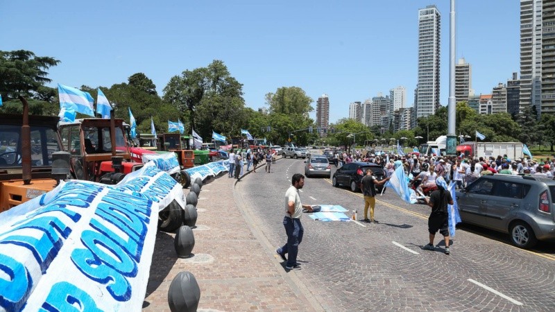 El Tractorazo protesta contra la suba de retenciones y de impuestos.