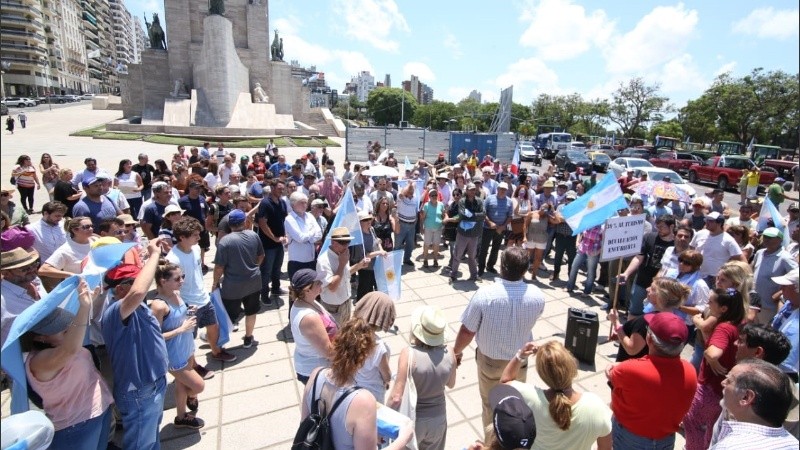 El Tractorazo se realizó este viernes desde el mediodía en el Monumento.