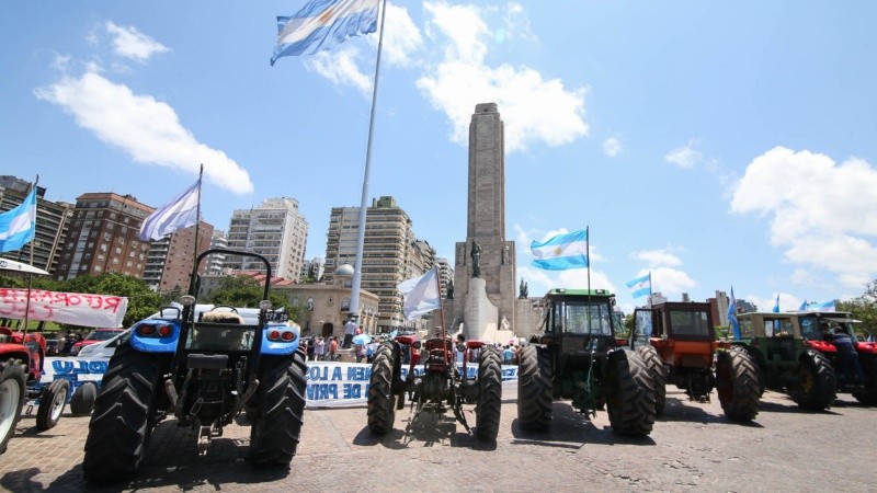 El Tractorazo se realizó este viernes desde el mediodía en el Monumento.
