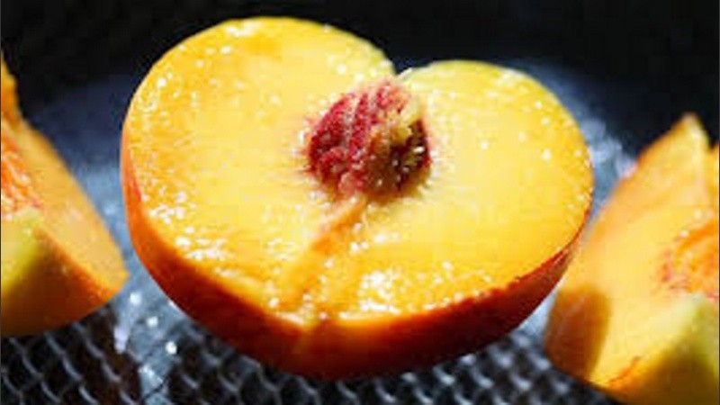 Un durazno para después de almorzar. 