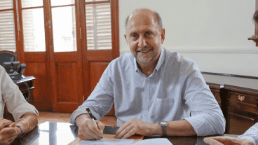 El gobernador presentó el acta compromiso "Todos los Chicos y Chicas en la Escuela".