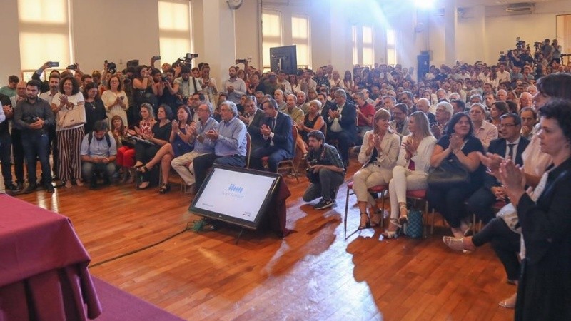 La Tarjeta Alimentaria y el programa contra el hambre se presentó en Rosario.