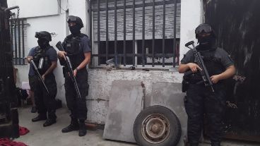 La fuerza investiga a los autores de la balacera y crimen en el casino.