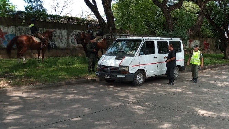 Un operativo de Gendarmería este jueves a la mañana en Grandoli y Uriburu.