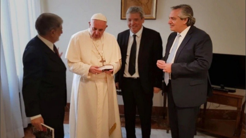 Alberto Fernández y el papa Francisco.