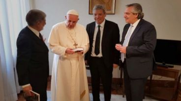 Alberto Fernández y el papa Francisco.