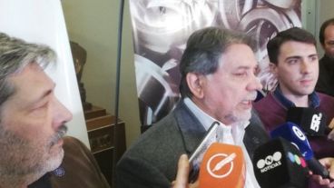 Los industriales recurren al gobernador para que se congelen las tarifas de servicios