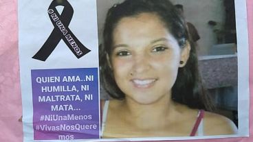 El cartel con que familiares y amigos de la joven asesinada marcharon pidiendo justicia.