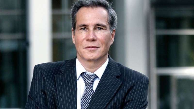 Sin pruebas, la AFI espío a la modelo ligada Nisman un año después de la muerte del fiscal.