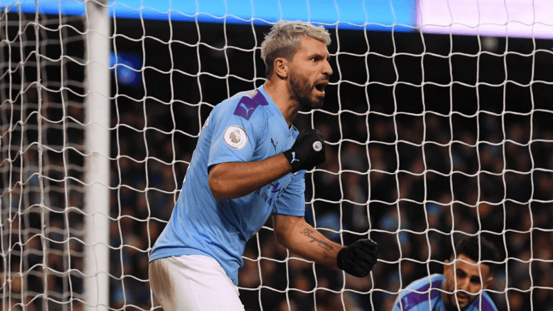 Agüero, una de las figuras de la Liga Premier.