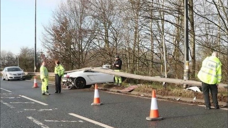 El auto quedó muy dañado.