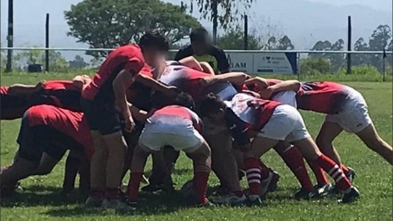 Los chicos que golpearon a Báez Sosa jugaban en Arsenal Zarate. 