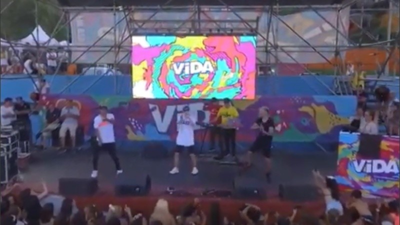 Junto a los DJ y conductores de FM Vida, se vivió un sábado a pleno sol y música.