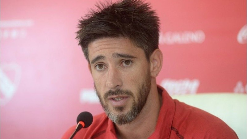 Pablo Pérez jugó en el Rojo ante River. ¿Se reactiva la chance de que llegue a Newell's?