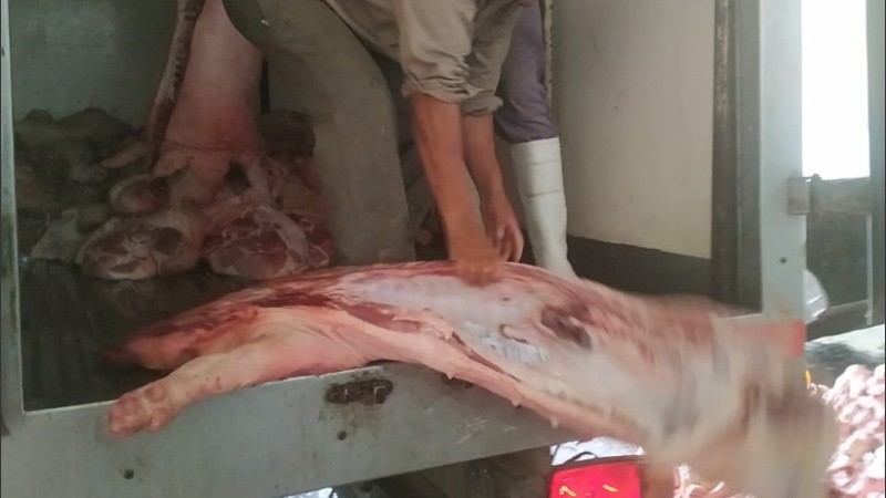 La carne era trasladada en un camión sin cadena de frío.