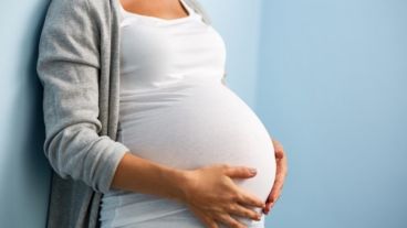 Muchos estudios han demostrado que el tabaquismo materno aumenta el riesgo durante el embarazo.