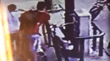 El robo quedó captado por las cámaras de seguridad.