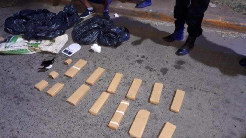 La droga secuestrada en el operativo. 