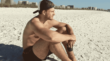 Tomás Hodgers, jugador de Atlético del Rosario, se encuentra de vacaciones en Miami.