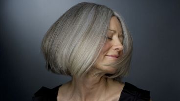 Las canas suelen empezar a aparecer de grandes, producto del estrés acumulado.