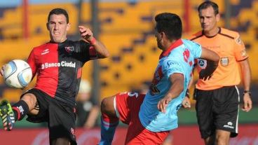 Se viene un nuevo capítulo del duelo entre Newell's y Arsenal en Sarandí.