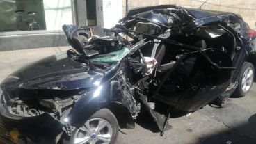 Así quedó el Ford Focus tras el violento impacto fatal.