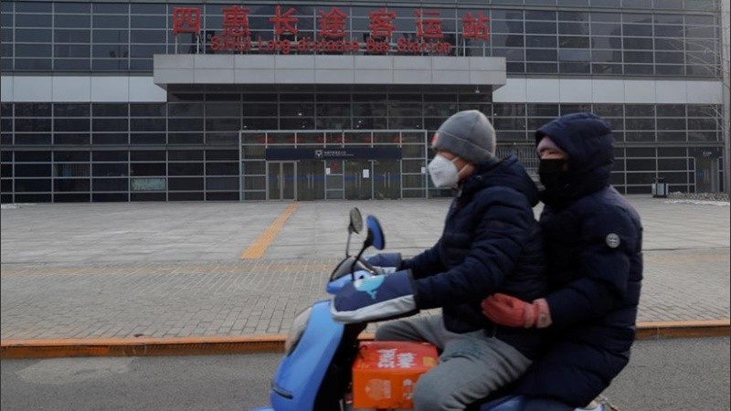 Las autoridades chinas analizan el desarrollo de una vacuna.