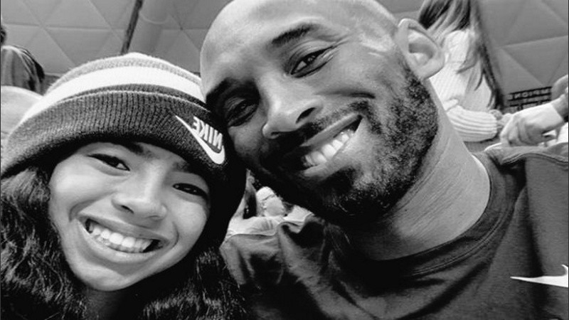 Kobe Bryant y su hija Gianna fallecieron en el trágico accidente aéreo