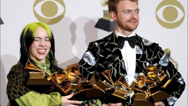 Los Grammy suspendidos, sin fecha aún. 