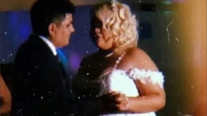 La pareja decidió seguir con los festejos pese a la estafa.