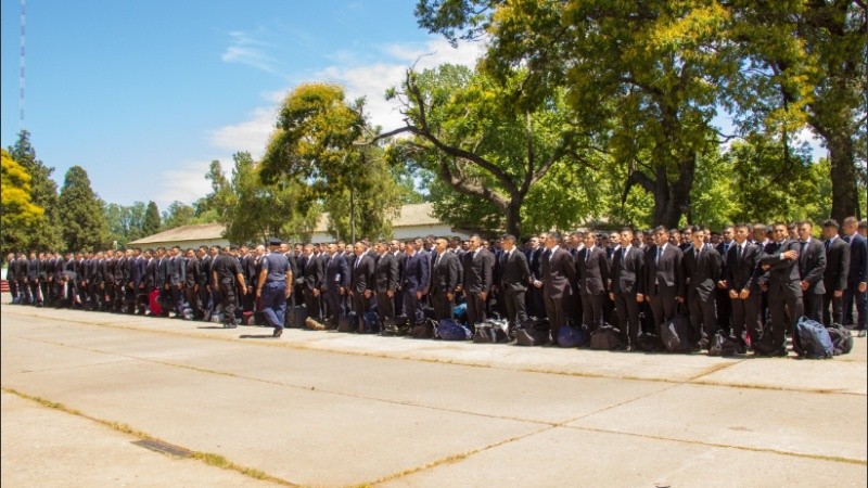 Rosario contará con 200 policías más.