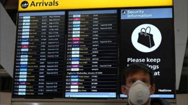 Las compañías aéreas tomaron distintas medidas tras constatarse el aumento de casos de coronavirus.