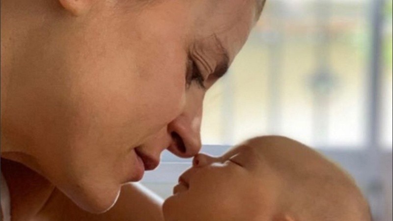 La actriz fue mamá y comparte los momentos junto a su hija en Instagram.