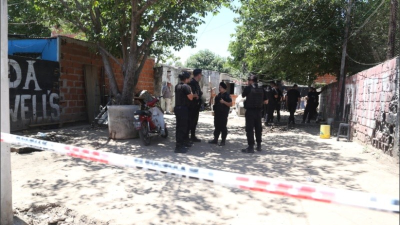 Finalmente quedaron arrestadas tres personas tras la tensa situación.