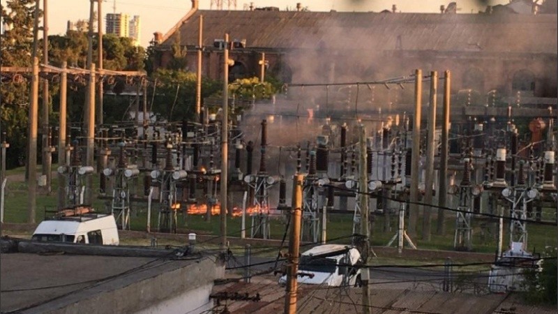 Bomberos debieron intervenir para apagar el fuego en la usina.