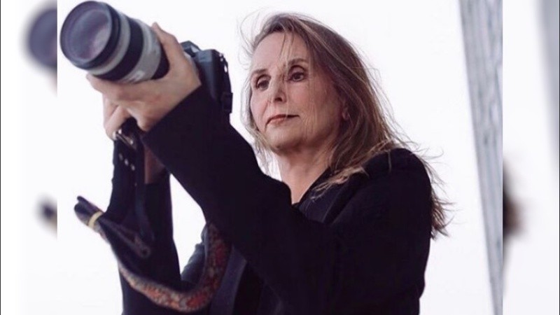 La directora brasileña Petra Costa.