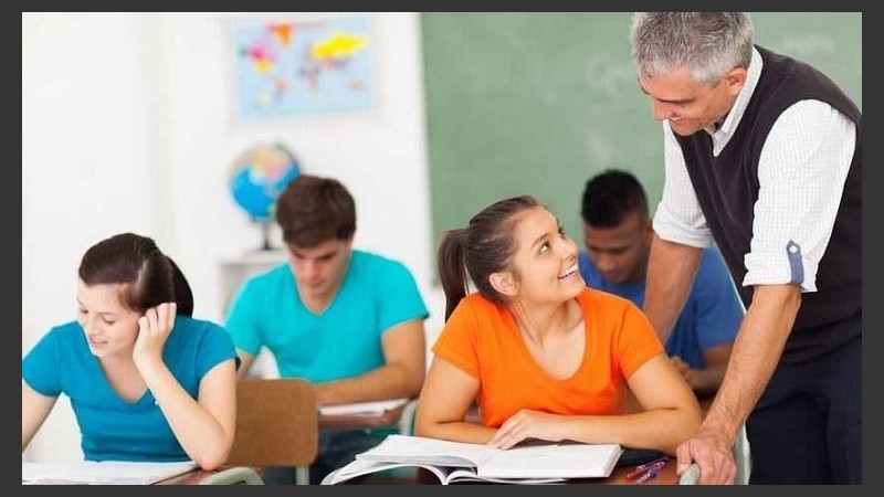 Una persona que además de ser un gran profesional en su materia, les pueda ayudar a desarrollar los valores cívicos necesarios para enfrentarse a la vida.