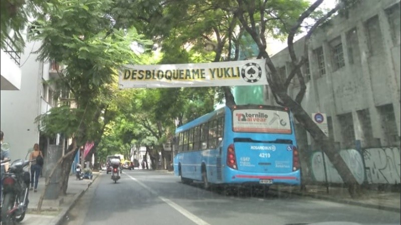 El mensaje está colgado en San Lorenzo y Roca.