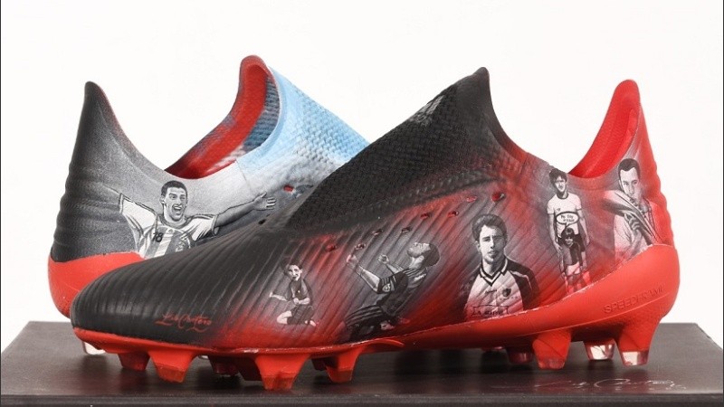 Maxi tiene las diferentes etapa de su vida en su nuevo calzado.