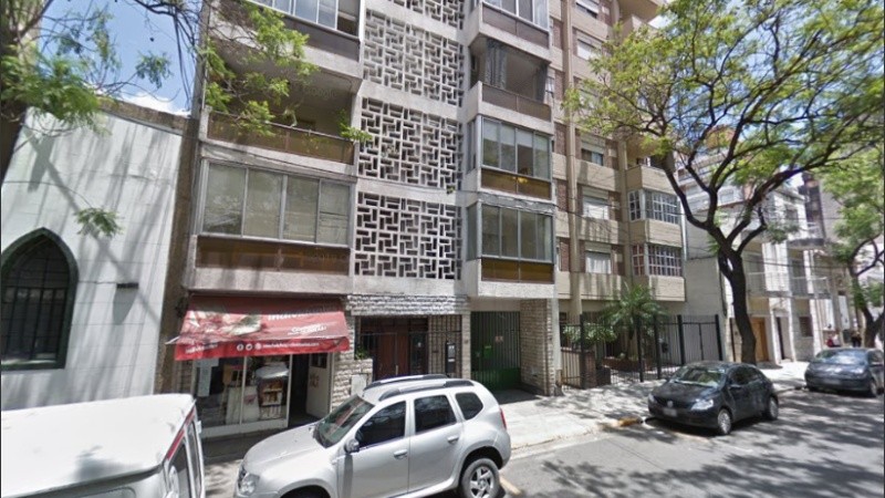 El edificio está ubicado en el piso 9 de Montevideo al 1400.