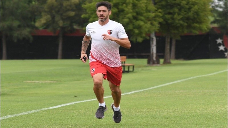 Pablo Pérez se prepara para ser titular el domingo frente a Lanús.