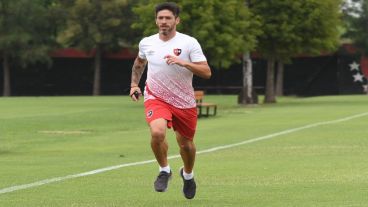 Pablo Pérez se prepara para ser titular el domingo frente a Lanús.