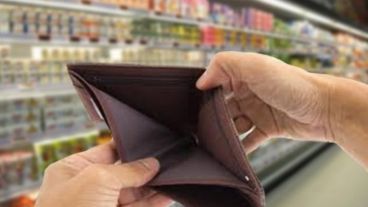 Según el informe, Argentina perdió nueve posiciones en el ranking regional de salarios mínimos.