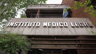 El cuerpo fue trasladado al Instituto Médico Legal de Rosario.
