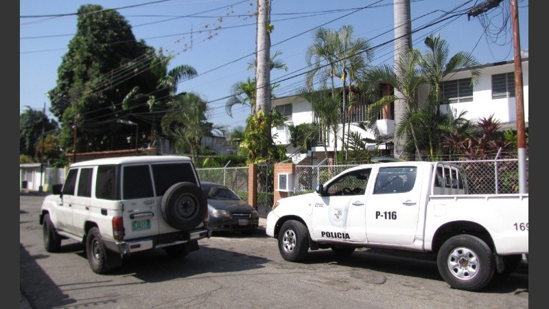 La mujer de 49 años estuvo encerrada desde los 17 por su agresor.